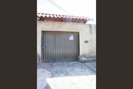 Casa à venda com 140m², 3 quartos e 2 vagas Casa à venda com 140m², 3 quartos e 2 vagasPlaquinha Instalada