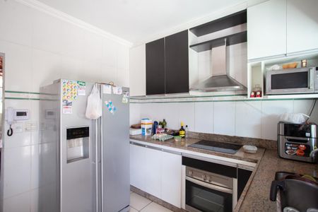 Casa à venda com 140m², 3 quartos e 2 vagas Casa à venda com 140m², 3 quartos e 2 vagasCozinha