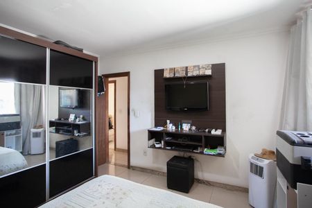 Casa à venda com 140m², 3 quartos e 2 vagas Casa à venda com 140m², 3 quartos e 2 vagasSuíte