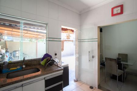 Casa à venda com 140m², 3 quartos e 2 vagas Casa à venda com 140m², 3 quartos e 2 vagasCozinha