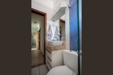 Casa à venda com 140m², 3 quartos e 2 vagas Casa à venda com 140m², 3 quartos e 2 vagasBanheiro Social