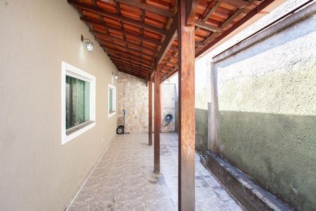 Casa à venda com 140m², 3 quartos e 2 vagas Casa à venda com 140m², 3 quartos e 2 vagasVaranda