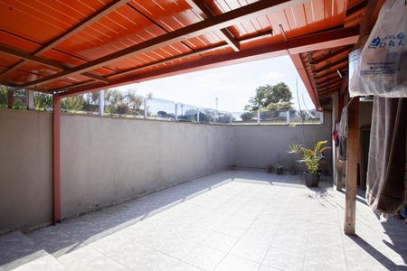 Casa à venda com 140m², 3 quartos e 2 vagas Casa à venda com 140m², 3 quartos e 2 vagasQuintal