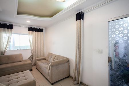 Casa à venda com 140m², 3 quartos e 2 vagas Casa à venda com 140m², 3 quartos e 2 vagasSala