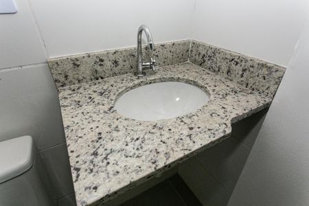 Apartamento à venda com 40m², 2 quartos e sem vaga Apartamento à venda com 40m², 2 quartos e sem vagaBanheiro