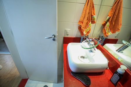 Apartamento à venda com 69m², 2 quartos e 2 vagas Apartamento à venda com 69m², 2 quartos e 2 vagasBanheiro da Suíte