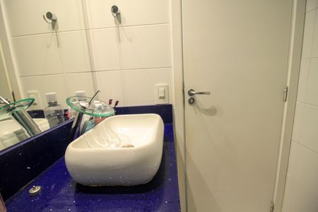 Apartamento à venda com 69m², 2 quartos e 2 vagas Apartamento à venda com 69m², 2 quartos e 2 vagasBanheiro Social