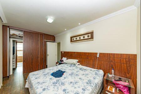 Casa à venda com 343m², 4 quartos e 3 vagasSuíte