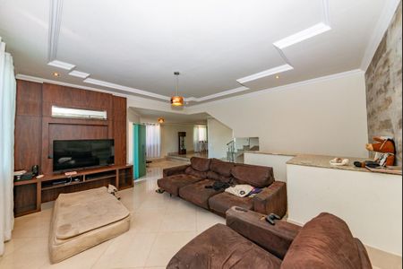 Casa à venda com 343m², 4 quartos e 3 vagasSala 1