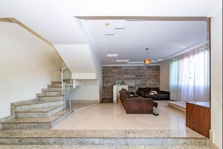 Casa à venda com 343m², 4 quartos e 3 vagasSala 1