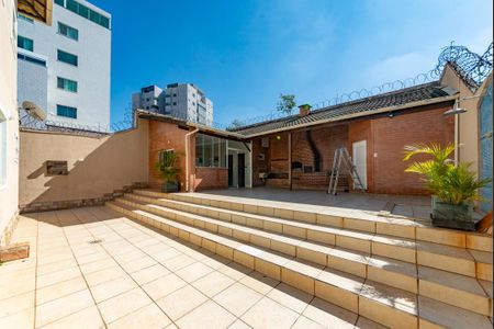 Casa à venda com 343m², 4 quartos e 3 vagasQuintal