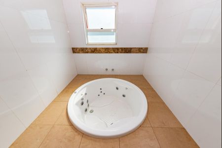 Casa à venda com 343m², 4 quartos e 3 vagasBanheiro da Suíte