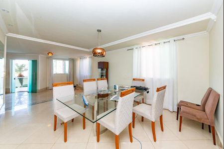 Casa à venda com 343m², 4 quartos e 3 vagasSala 2