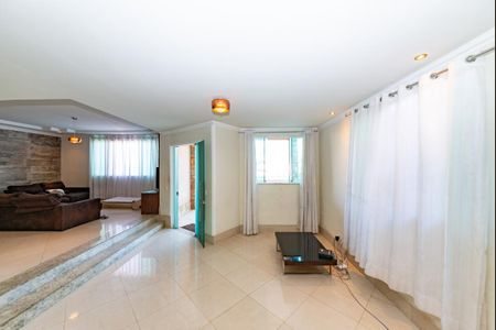 Casa à venda com 343m², 4 quartos e 3 vagasSala 2