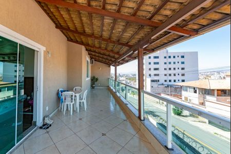 Casa à venda com 343m², 4 quartos e 3 vagasVaranda da Suíte