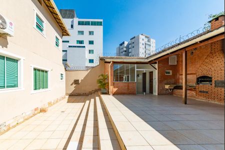 Casa à venda com 343m², 4 quartos e 3 vagasQuintal