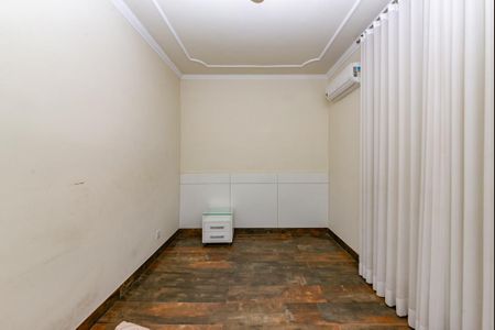 Casa à venda com 343m², 4 quartos e 3 vagasQuarto 4