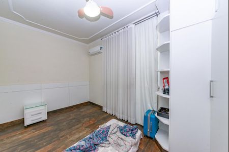 Casa à venda com 343m², 4 quartos e 3 vagasQuarto 4