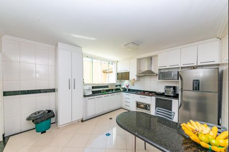 Casa à venda com 343m², 4 quartos e 3 vagasCozinha