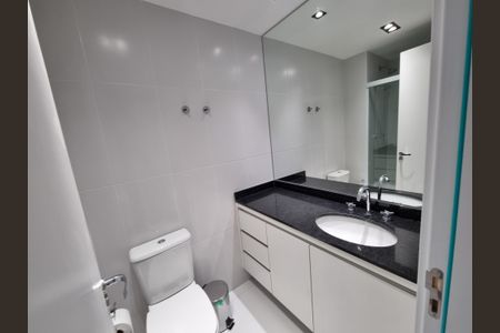 Studio para alugar com 30m², 1 quarto e 1 vaga Studio para alugar com 30m², 1 quarto e 1 vagaBanheiro