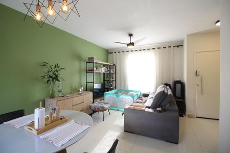 Casa de condomínio à venda com 149m², 5 quartos e 2 vagasSala