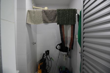 Casa de condomínio à venda com 149m², 5 quartos e 2 vagasBanheiro de Serviço