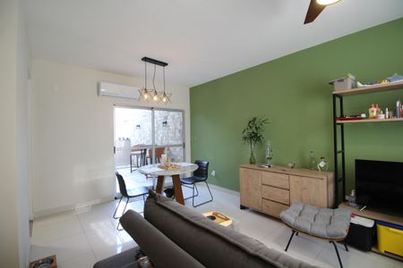 Casa de condomínio à venda com 149m², 5 quartos e 2 vagasSala