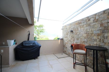 Casa de condomínio à venda com 149m², 5 quartos e 2 vagasÁrea Externa