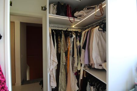 Casa de condomínio à venda com 149m², 5 quartos e 2 vagasQuarto 2