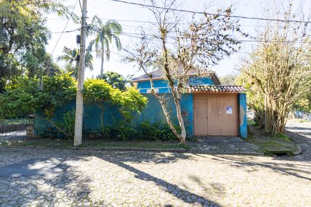 Fachada de casa à venda com 3 quartos, 120m² em Ipanema, Porto Alegre