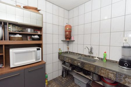 Casa à venda com 303m², 4 quartos e 2 vagasCasa1 - Cozinha