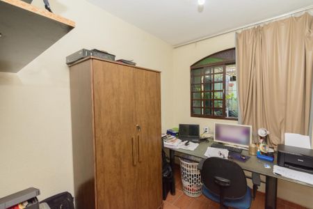 Casa à venda com 303m², 4 quartos e 2 vagasCasa1 - Quarto 1