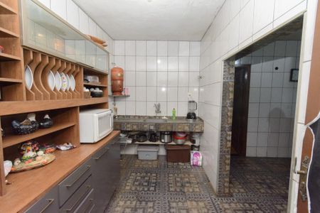 Casa à venda com 303m², 4 quartos e 2 vagasCasa1 - Cozinha