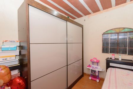 Casa à venda com 303m², 4 quartos e 2 vagasCasa2 - Quarto 1