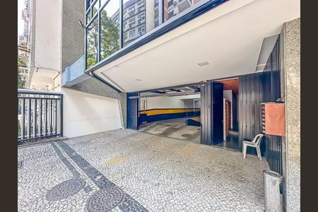 Apartamento à venda com 82m², 2 quartos e 1 vaga Apartamento à venda com 82m², 2 quartos e 1 vagaFachada