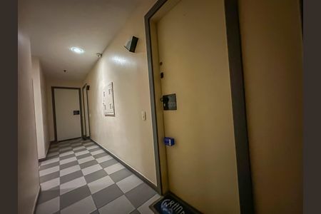 Apartamento à venda com 82m², 2 quartos e 1 vaga Apartamento à venda com 82m², 2 quartos e 1 vagaLockbox