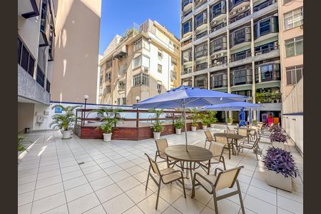 Apartamento à venda com 82m², 2 quartos e 1 vaga Apartamento à venda com 82m², 2 quartos e 1 vagaÁrea comum - Piscina