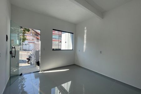 Casa para alugar com 65m², 2 quartos e sem vaga Casa para alugar com 65m², 2 quartos e sem vagaSala