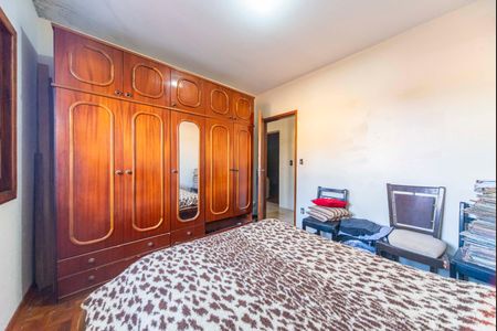 Casa à venda com 260m², 3 quartos e 7 vagas Casa à venda com 260m², 3 quartos e 7 vagasQuarto 1