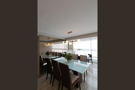 Apartamento à venda com 190m², 4 quartos e 4 vagasSala