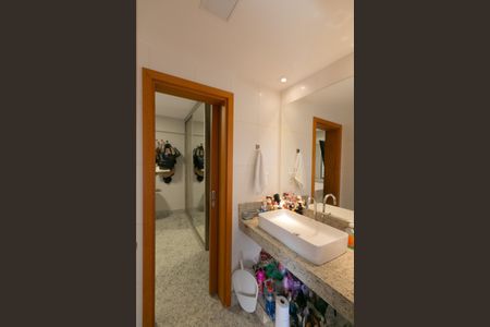 Apartamento à venda com 190m², 4 quartos e 4 vagasSuíte 1 e 2  Banheiro