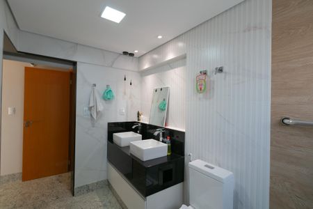Apartamento à venda com 190m², 4 quartos e 4 vagasSuíte 4 Banheiro