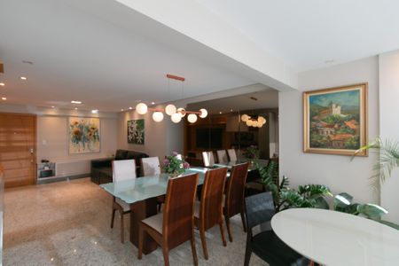 Apartamento à venda com 190m², 4 quartos e 4 vagasSala