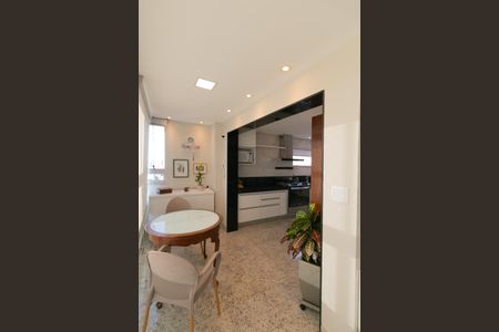 Apartamento à venda com 190m², 4 quartos e 4 vagasCopa