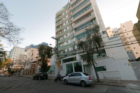 Apartamento à venda com 190m², 4 quartos e 4 vagasFachada