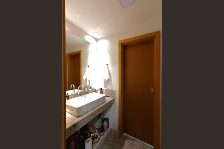 Apartamento à venda com 190m², 4 quartos e 4 vagasSuíte 1 e 2  Banheiro