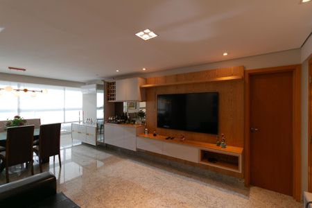 Apartamento à venda com 190m², 4 quartos e 4 vagasSala