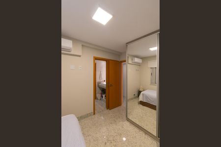 Apartamento à venda com 190m², 4 quartos e 4 vagasSuíte 2
