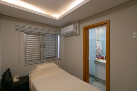 Apartamento à venda com 190m², 4 quartos e 4 vagasSuíte 3