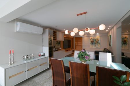 Apartamento à venda com 190m², 4 quartos e 4 vagasSala